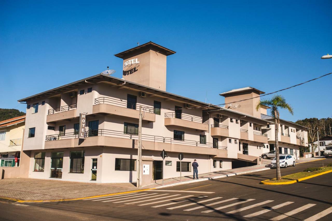 Hotel Iomere Luaran gambar